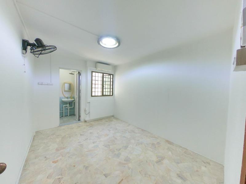 321 Bukit Batok Street 33 HDB Apartment For Sale, $420,000, 2 Bed 2 Bath 65 sqft $6,462.00 psf