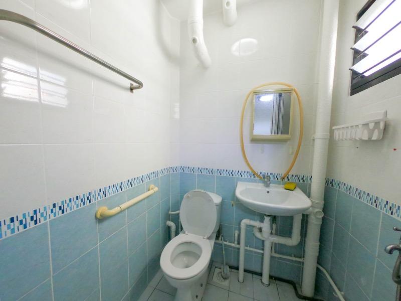 321 Bukit Batok Street 33 HDB Apartment For Sale, $420,000, 2 Bed 2 Bath 65 sqft $6,462.00 psf