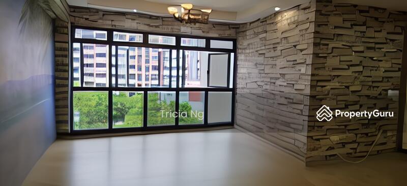 Prop-GPT: HDB Flat: D19  985B Buangkok Crescent