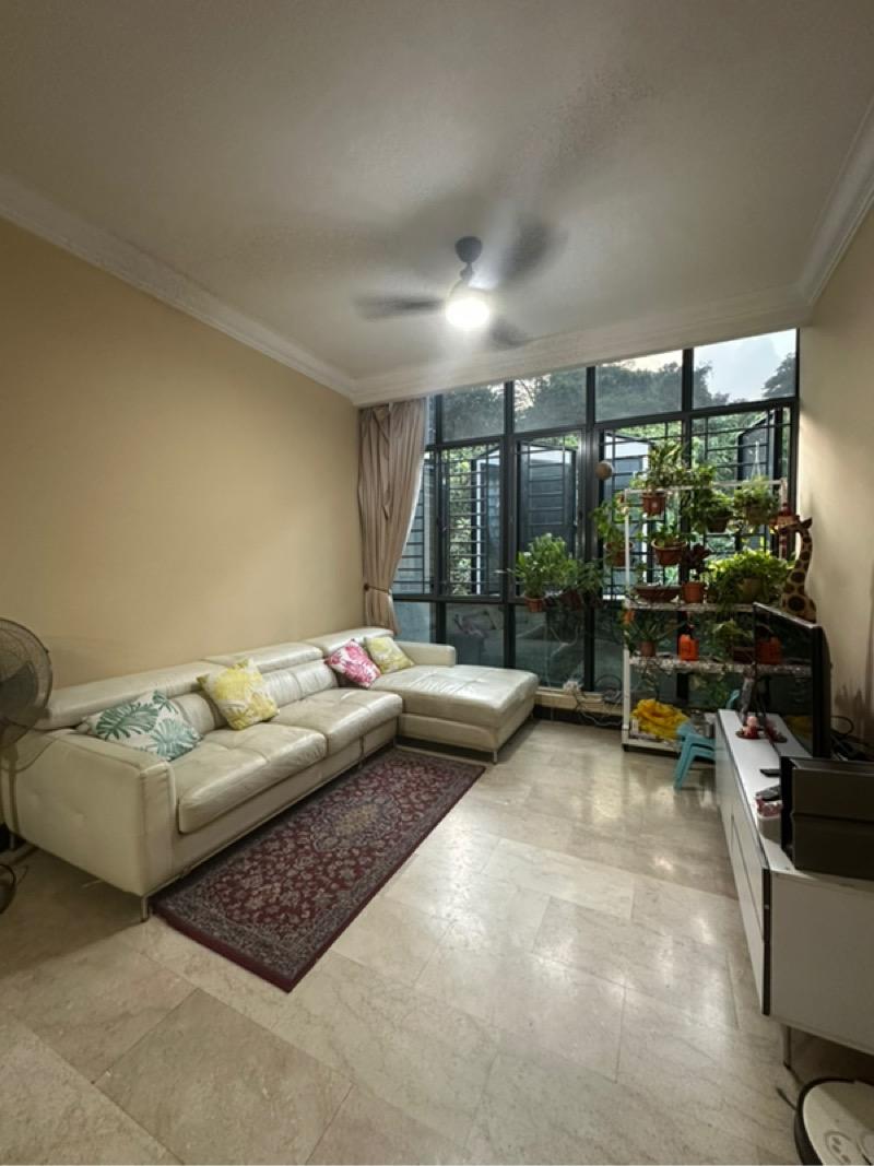 Prop-GPT: Condominium: D23 Bukit Batok Regent Heights