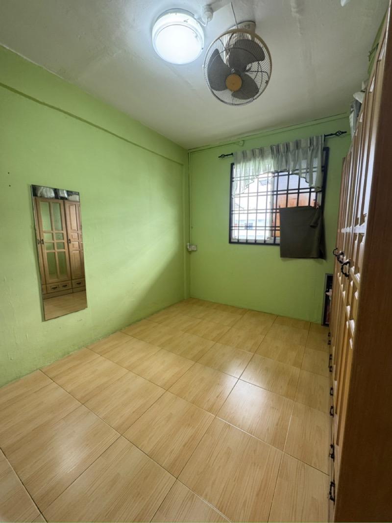 HDB Apartment for Sale: D18, 520411