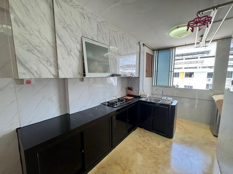 HDB Apartment for Sale: D18, 520411