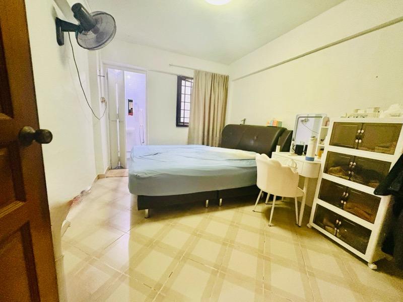 774 Yishun Avenue 3 HDB Apartment For Sale, $400,000, 2 Bed 2 Bath 688 sqft $581.00 psf