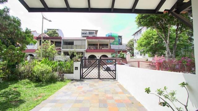Prop-GPT: Semi-Detached: D16  Jalan Pari Kikis