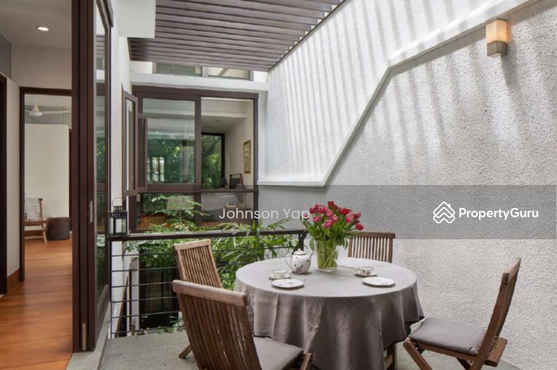 Apartment for Sale: Cairnhill, D09, 228000