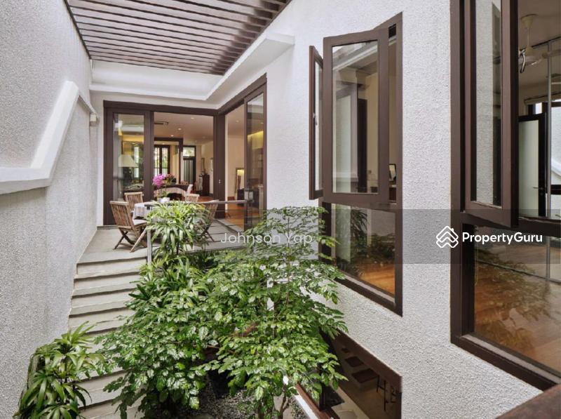 Apartment for Sale: Cairnhill, D09, 228000
