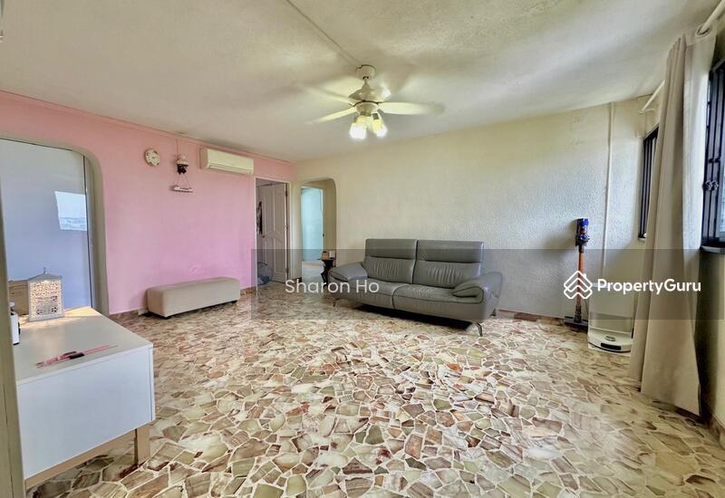 Prop-GPT: HDB Flat: D05  301 Clementi Avenue 4