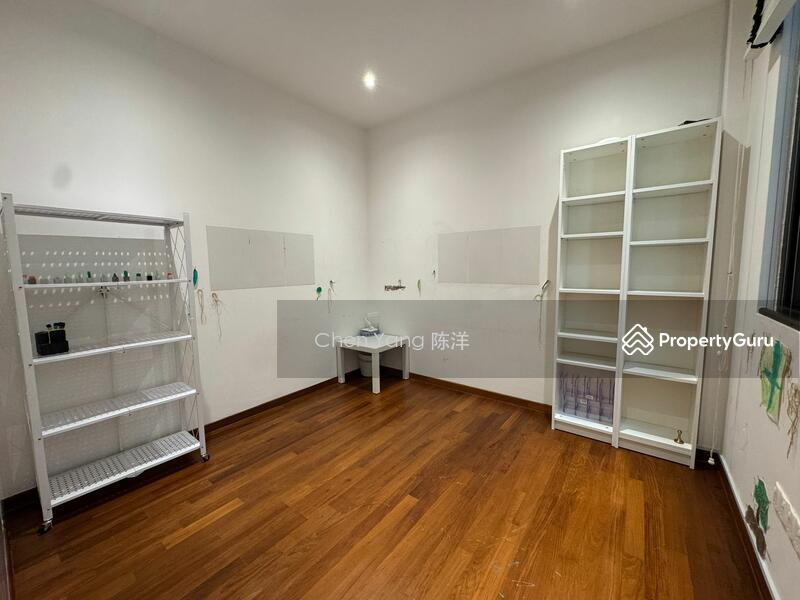Corner Terrace for Sale: Macpherson, D13, 368660