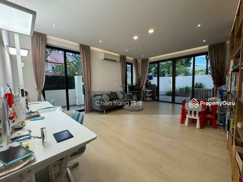 Corner Terrace for Sale: Macpherson, D13, 368660