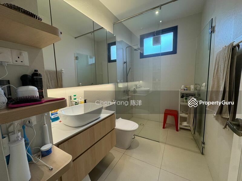 Corner Terrace for Sale: Macpherson, D13, 368660
