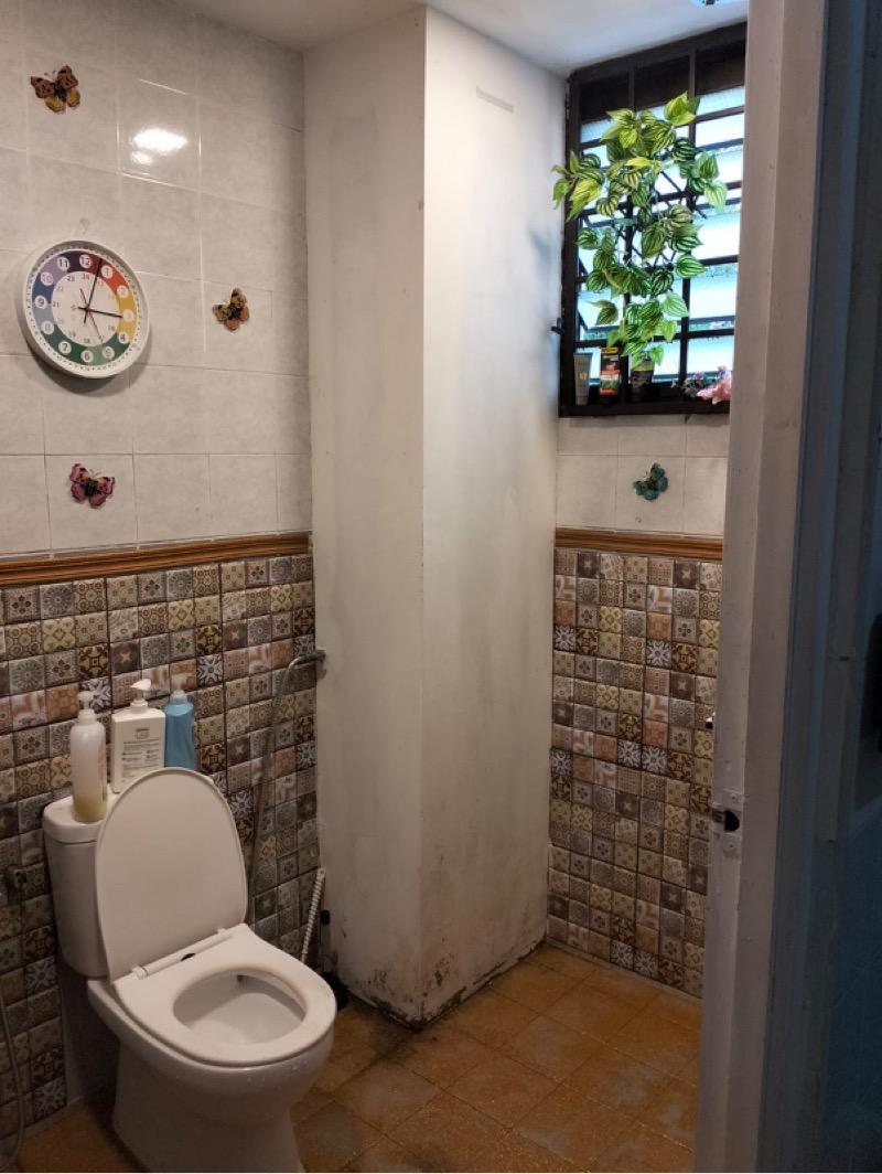 4A landed feel ground floor b186C Rivervale Next to Rivervale Mall HDB Apartment For Sale, $570,000, 3 Bed 2 Bath 979 sqft $582.00 psf