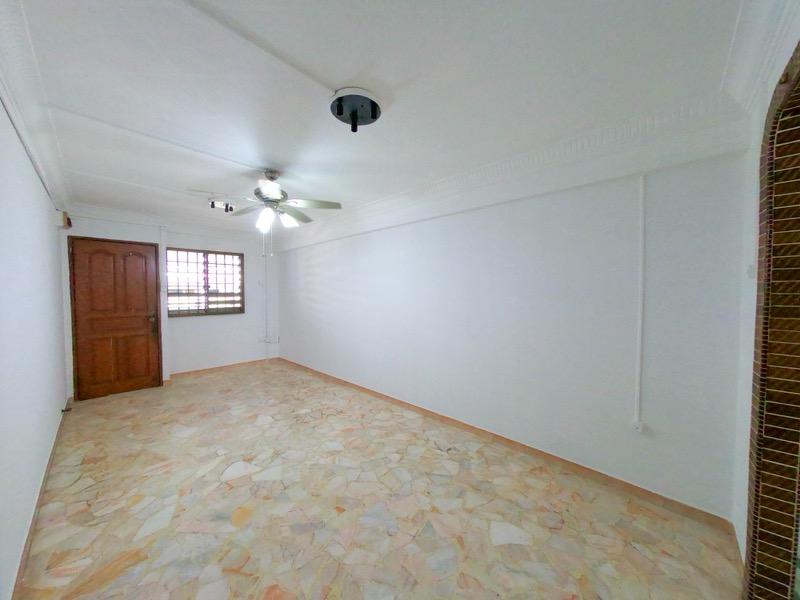 Prop-GPT: HDB Apartment: D23 Bukit Batok 321 Bukit Batok Street 33