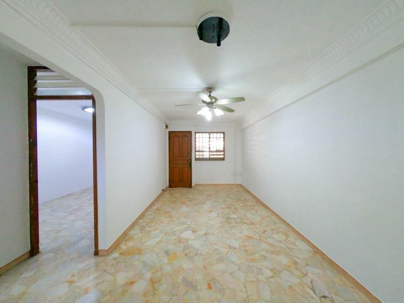 321 Bukit Batok Street 33 HDB Apartment For Sale, $420,000, 2 Bed 2 Bath 731 sqft $575.00 psf