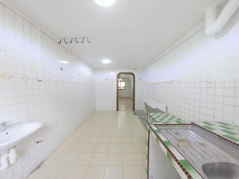 321 Bukit Batok Street 33 HDB Apartment For Sale, $420,000, 2 Bed 2 Bath 731 sqft $575.00 psf