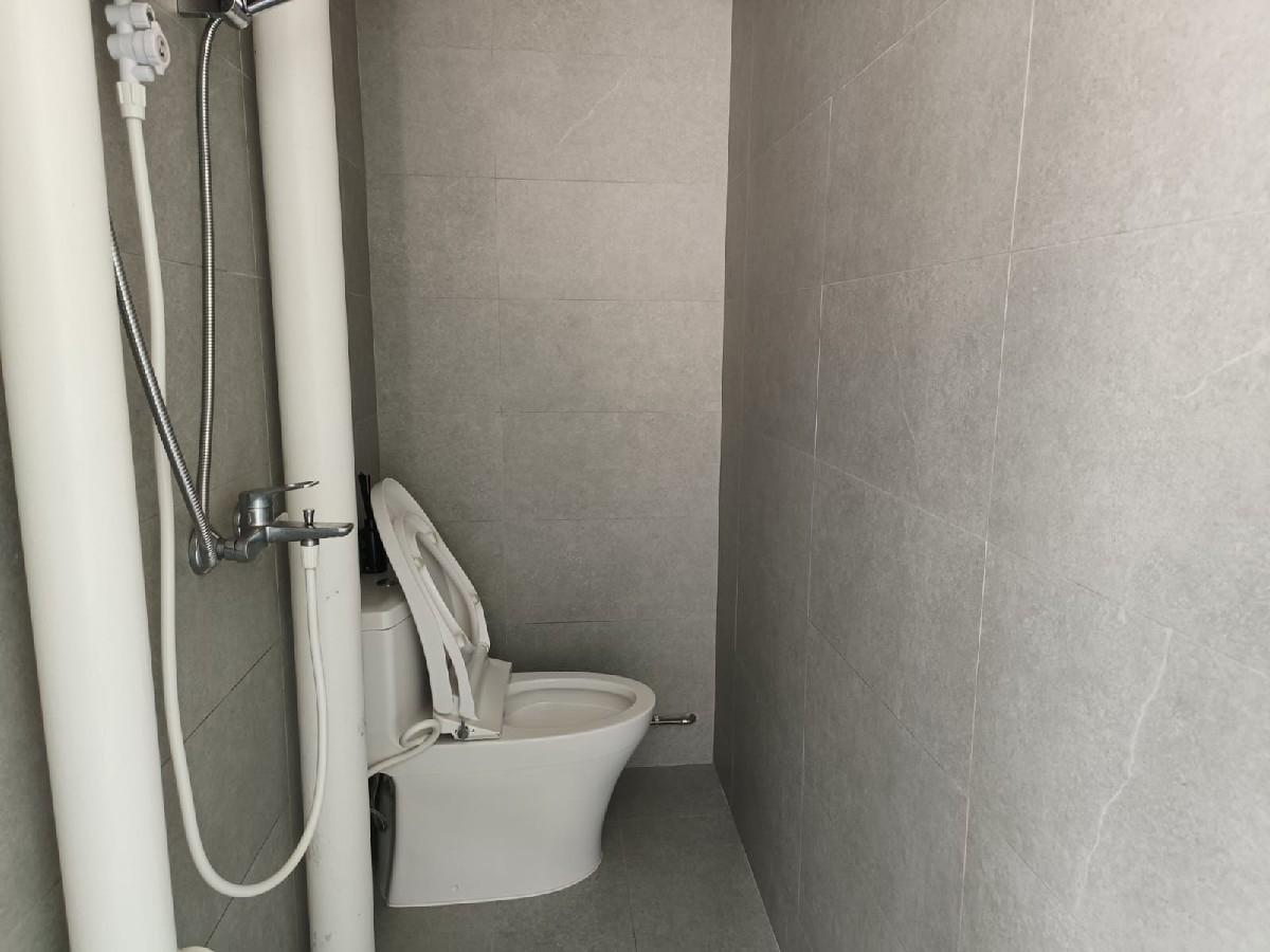 101 Commonwealth Crescent HDB Apartment For Sale, $400,000, 1 Bed 2 Bath 581 sqft $688.00 psf