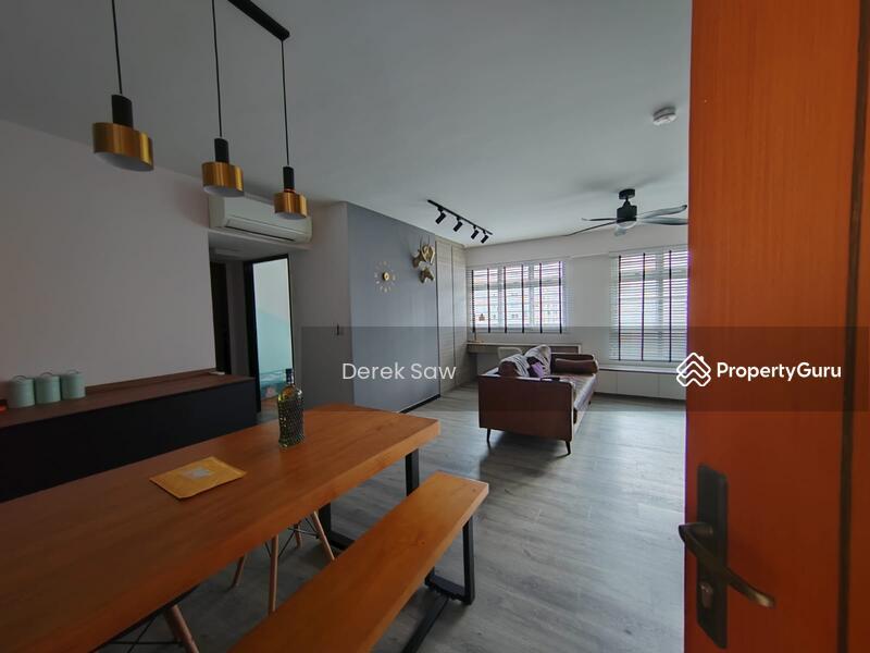 Prop-GPT: HDB Flat: D12  25A Saint George's Lane