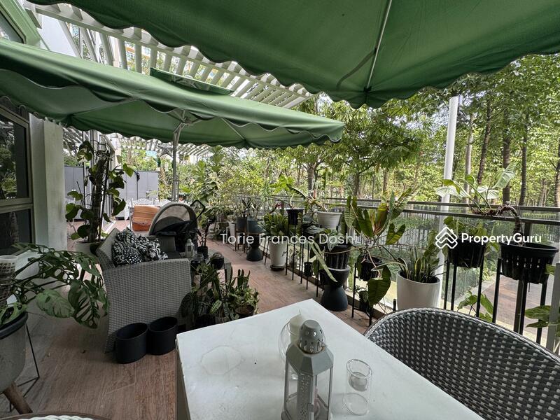 Prop-GPT: Condominium: D15  The Seafront on Meyer