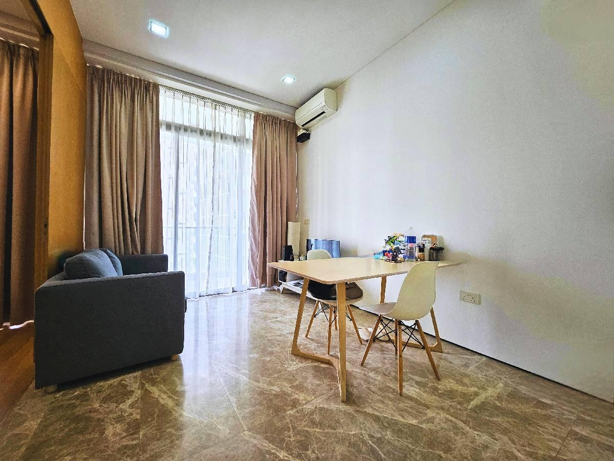 Prop-GPT: Condominium: D09 Cairnhill The Laurels @ Cairnhill Road