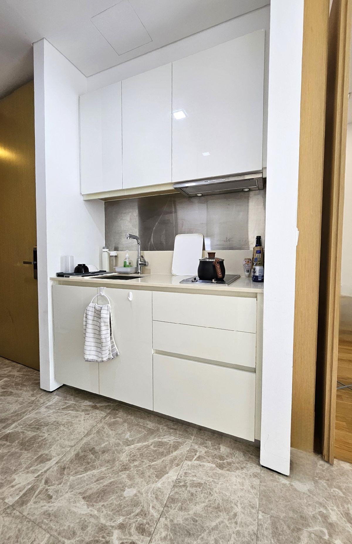 The Laurels @ Cairnhill Road Condominium For Sale, $1,599,000, 1 Bed 1 Bath 549 sqft $2,913.00 psf