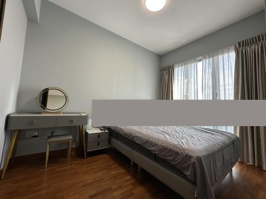 Hillsta Condominium For Sale, $800,000, 1 Bed 1 Bath 570 sqft $1,404.00 psf