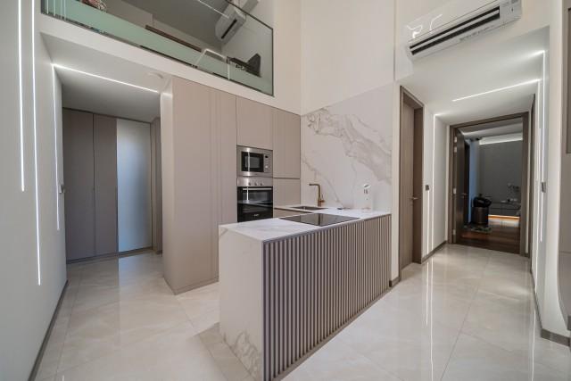 Kent Ridge Hill Residences Condominium For Sale, $2,100,000, 3 Bed 2 Bath 958 sqft $2,192.00 psf