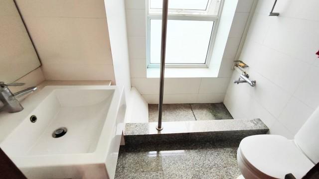 La Casa Condominium For Sale, $1,300,0003 Bath 1,195 sqft $1,088.00 psf