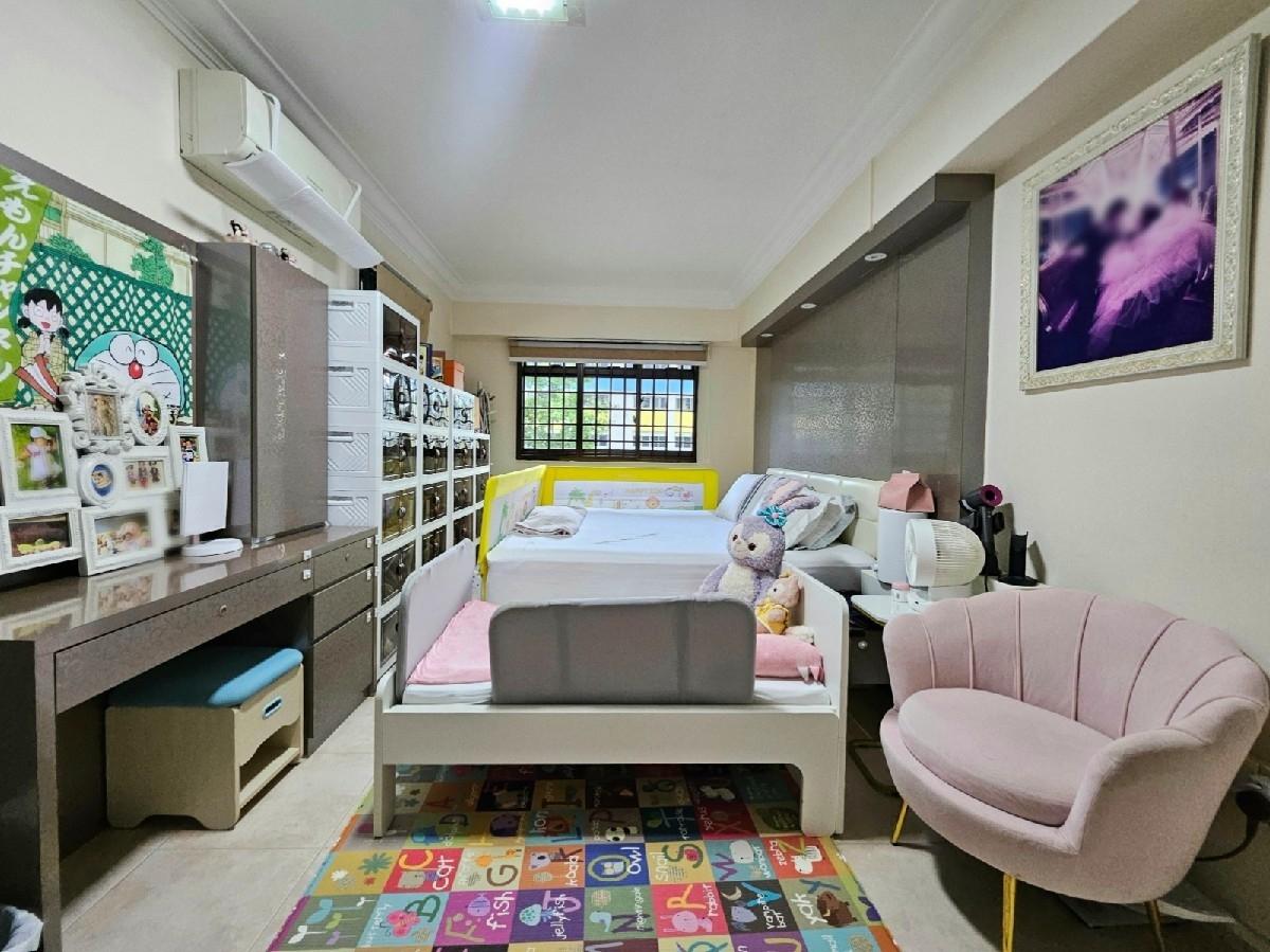 332 Sembawang Close HDB Apartment For Sale, $778,000, 4 Bed 2 Bath 1,496 sqft $520.00 psf