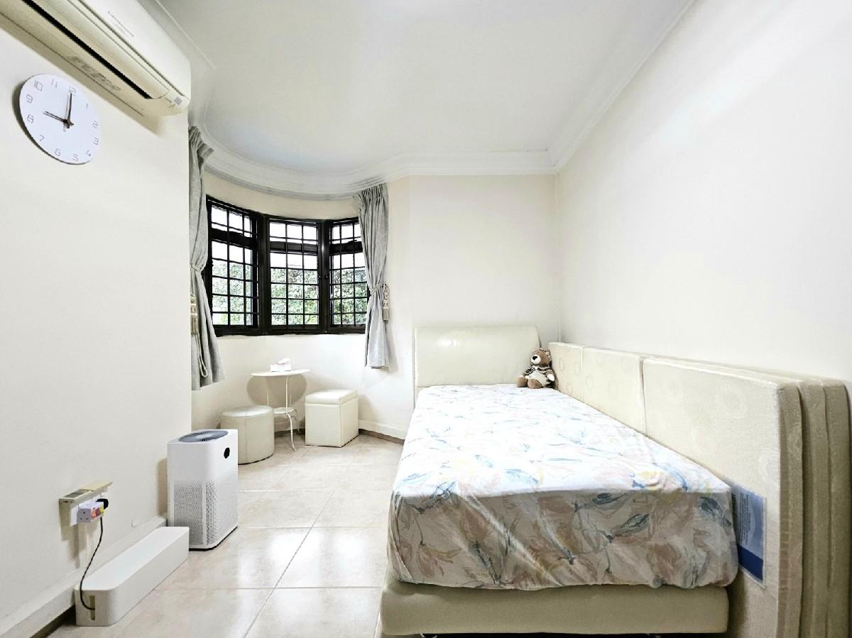 332 Sembawang Close HDB Apartment For Sale, $778,000, 4 Bed 2 Bath 1,496 sqft $520.00 psf