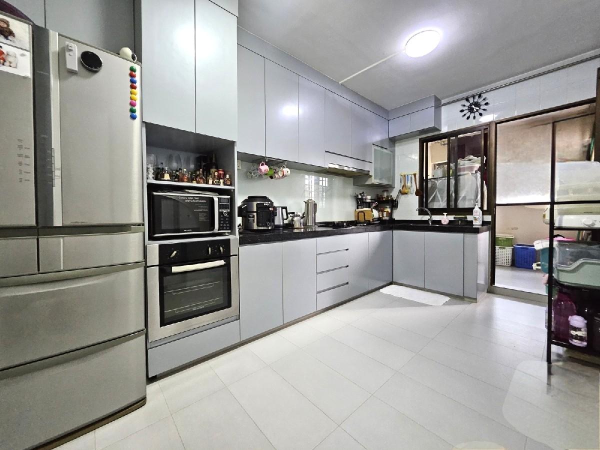 332 Sembawang Close HDB Apartment For Sale, $778,000, 4 Bed 2 Bath 1,496 sqft $520.00 psf