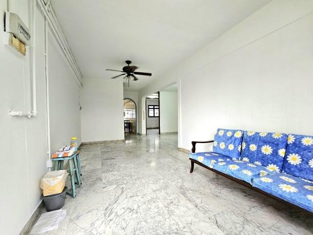307 Clementi Avenue 4 HDB Apartment For Sale, $688,000, 2 Bed 2 Bath 883 sqft $779.00 psf
