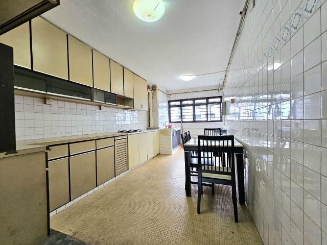 307 Clementi Avenue 4 HDB Apartment For Sale, $688,000, 2 Bed 2 Bath 883 sqft $779.00 psf