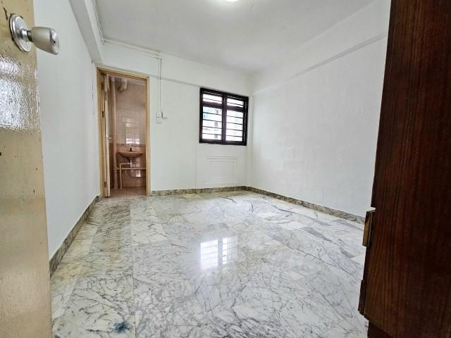 307 Clementi Avenue 4 HDB Apartment For Sale, $688,000, 2 Bed 2 Bath 883 sqft $779.00 psf