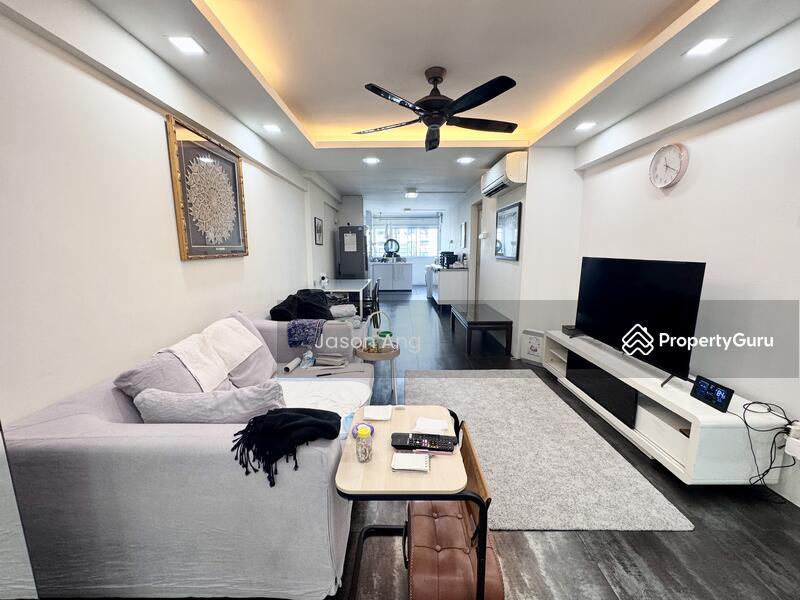 Prop-GPT: HDB Flat: D05  309 Clementi Avenue 4