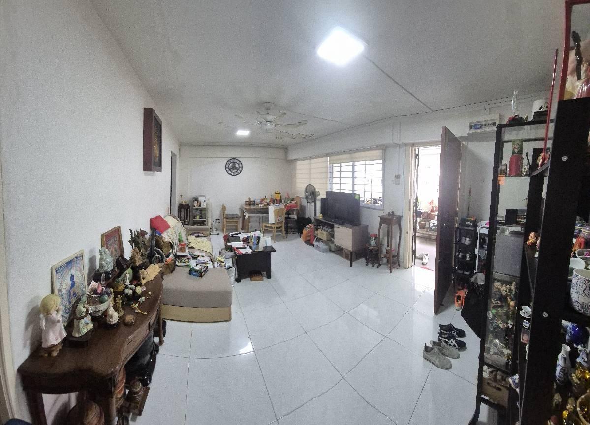 Prop-GPT: HDB Apartment: D27 Yishun 255 Yishun Ring Road