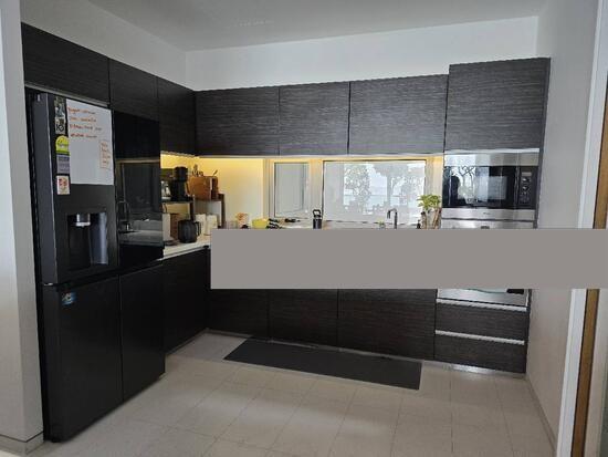 Condominium for Sale: D04, 098449