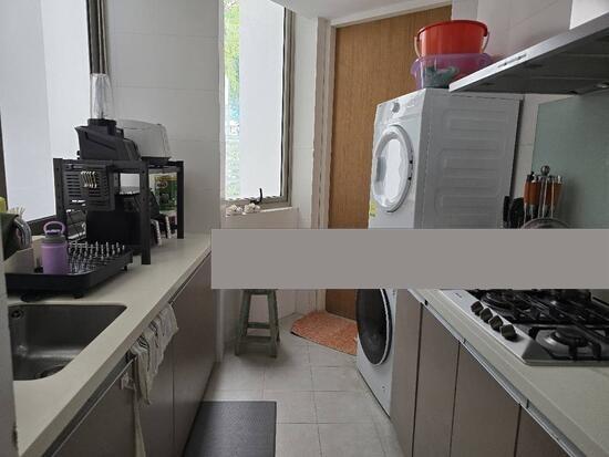 Condominium for Sale: D04, 098449