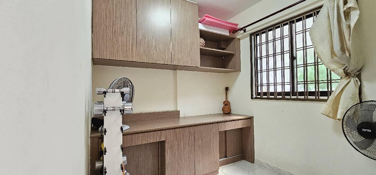 Prop-GPT: HDB Apartment: D27 Yishun 611 Yishun Street 61