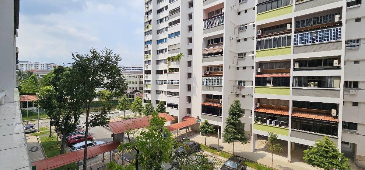 HDB Apartment for Sale: Yishun, D27, 760611