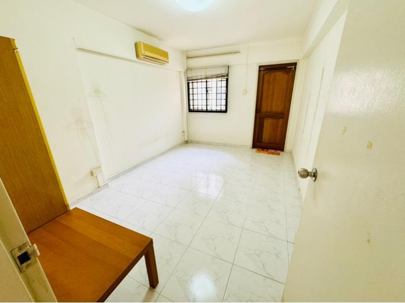 HDB Apartment for Sale: Yishun, D27, 760235
