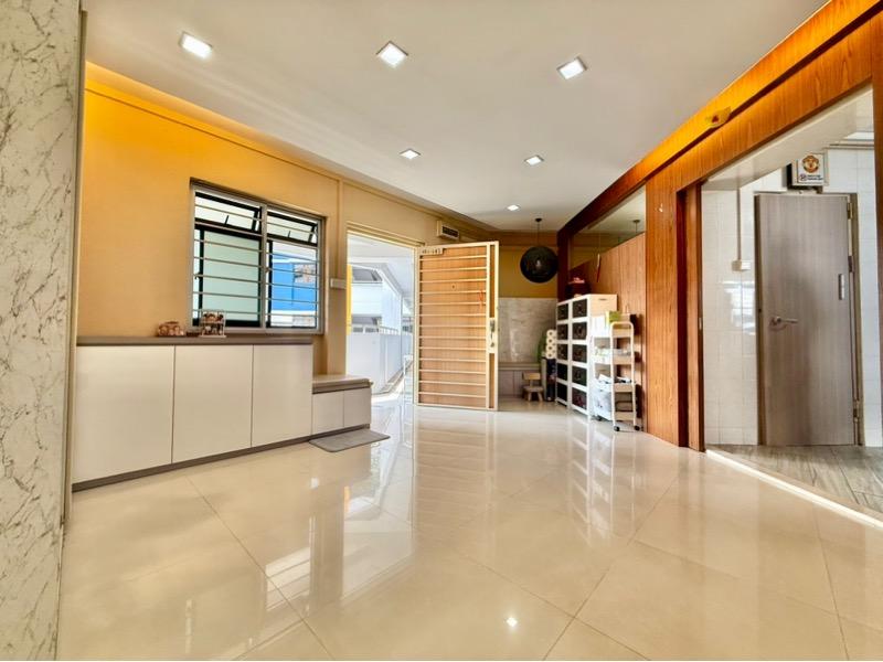 HDB Apartment for Sale: D27, 750334
