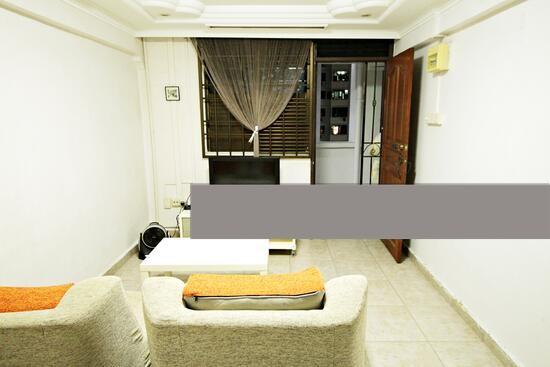 Prop-GPT: HDB Apartment: D13  60 Circuit Road