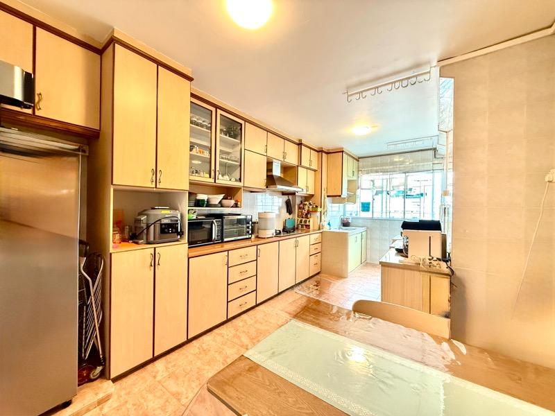 HDB Apartment for Sale: D18, 521222