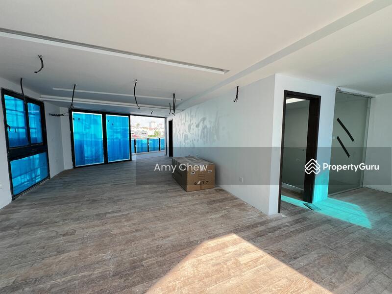 Corner Terrace for Sale: D15, 424964