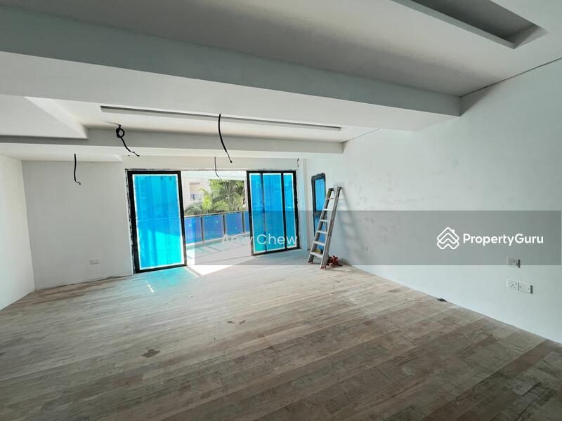 Corner Terrace for Sale: D15, 424964