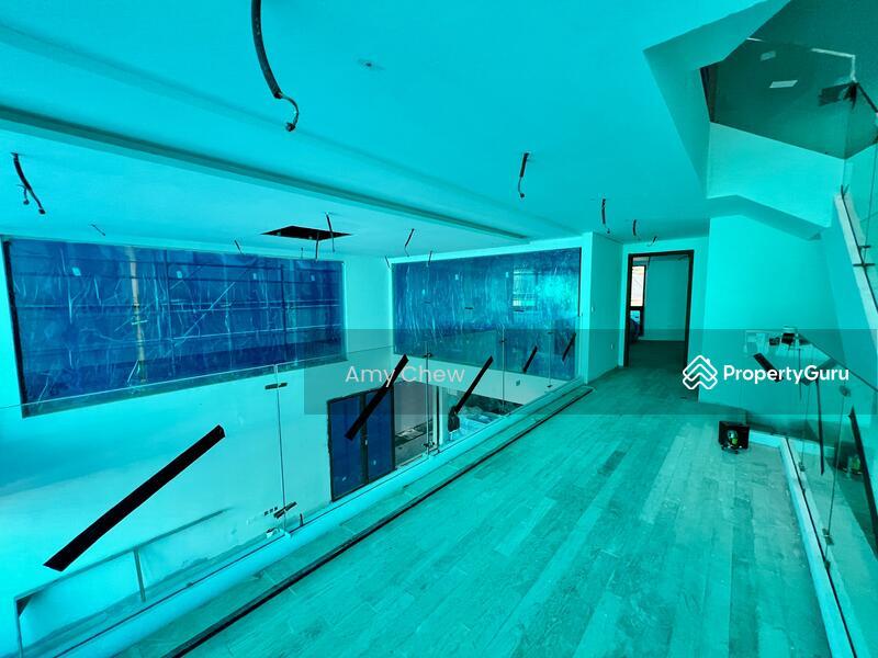 Corner Terrace for Sale: D15, 424964