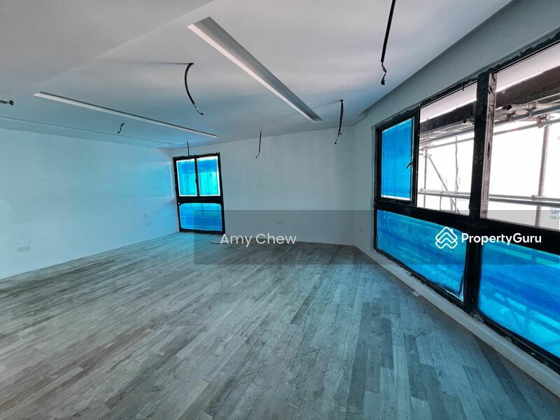 Corner Terrace for Sale: D15, 424964