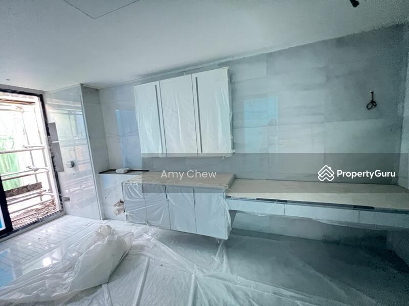 Corner Terrace for Sale: D15, 424964