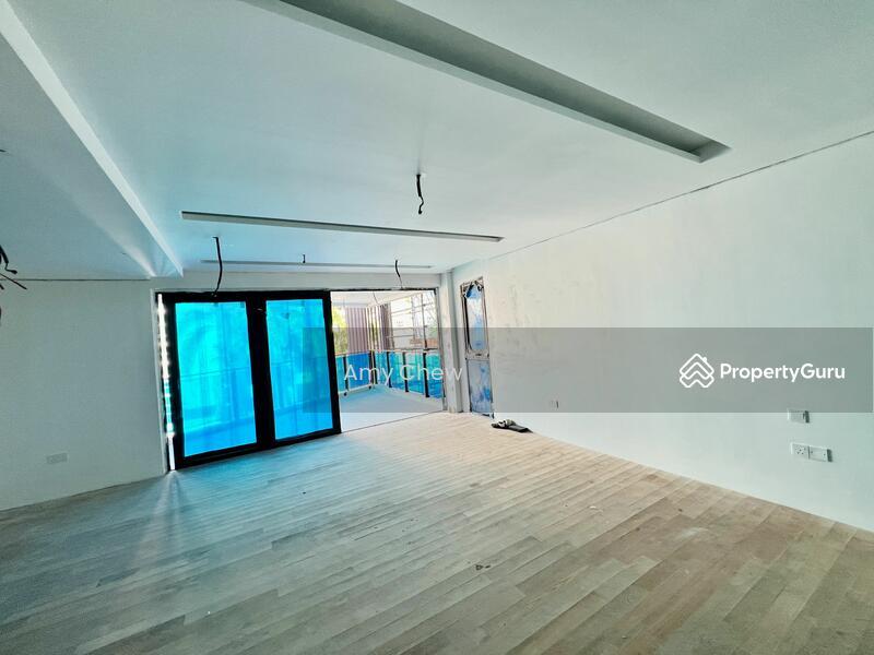 Corner Terrace for Sale: D15, 424964
