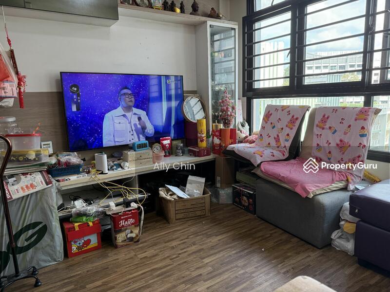 Prop-GPT: HDB Flat: D27 Yishun 507A Yishun Avenue 4