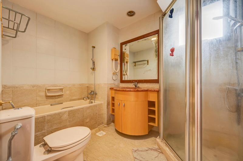 The Mayfair Condominium For Sale, $1,560,000, 3 Bed 3 Bath 1,163 sqft $1,341.00 psf